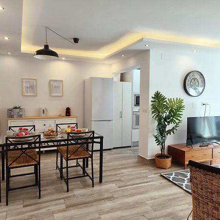Sea View Apartment In Benalmádena Kültér fotó