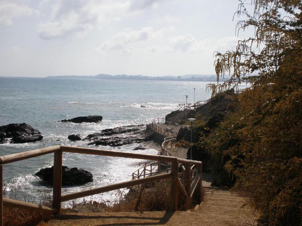 Sea View Apartment In Benalmádena Kültér fotó